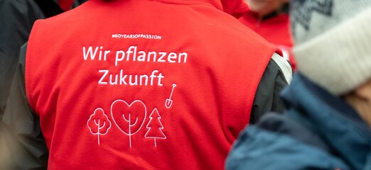 „Wir pflanzen Zukunft“ war das Motto der Jubiläumsaktion zum 60. Geburtstag der Dussmann Group | © Dussmann Group / Fotos: Thomas Ecke