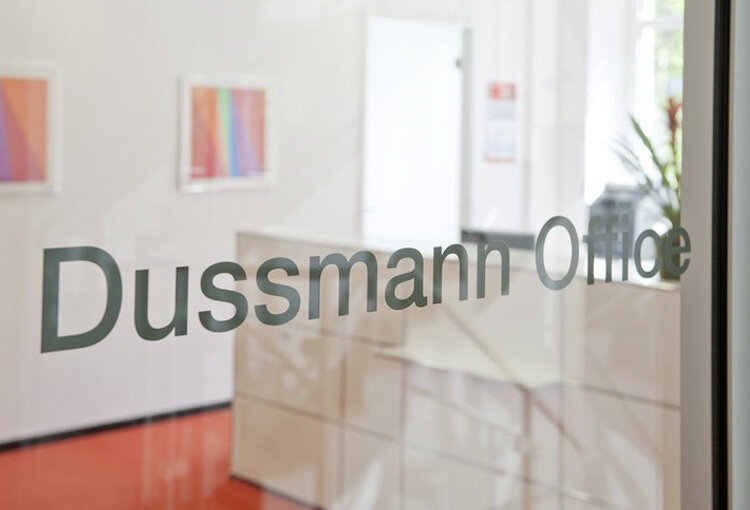 Opening of Dussmann Office Entrance sign "Dussmann Office"